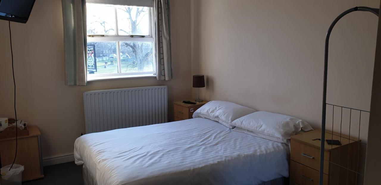 Watermans Arms Hotel ลอนดอน ภายนอก รูปภาพ